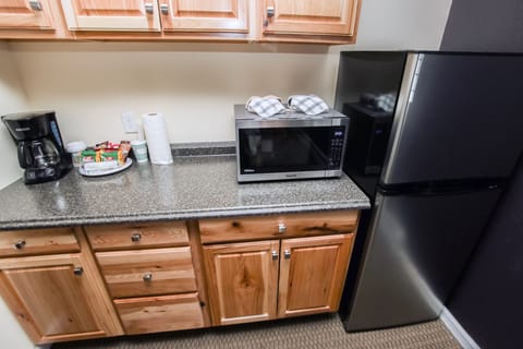 Condo, 1 Bedroom | Private kitchen | Coffee/tea maker, toaster