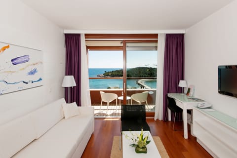 Premium Suite, Balcony, Sea View | 1 bedroom, minibar, in-room safe, desk