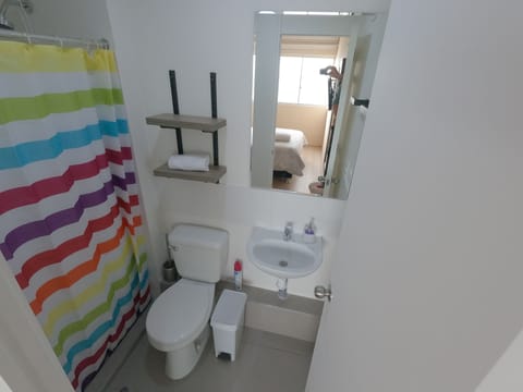 Executive Apartment | Bathroom | Shower, rainfall showerhead, hair dryer, heated floors