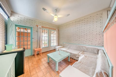 Comfort Studio, 1 Queen Bed, Balcony | Living area