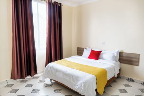 Executive Double Room | Desk, soundproofing, free WiFi, bed sheets
