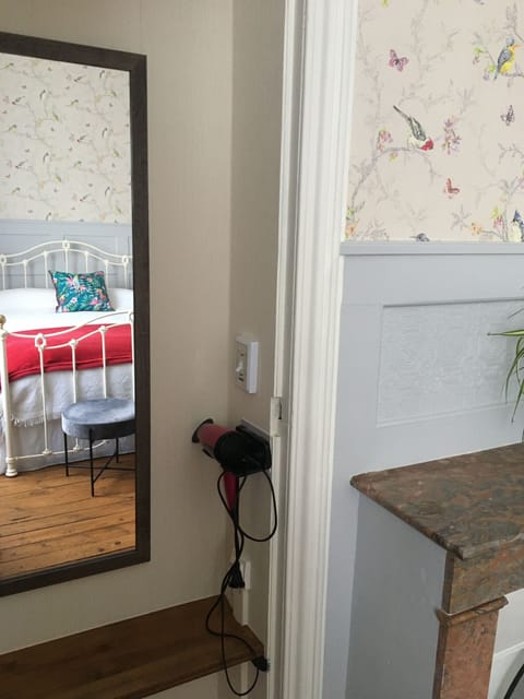 Superior Double Room, 1 King Bed, Non Smoking, Garden View | Hypo-allergenic bedding, individually decorated, individually furnished