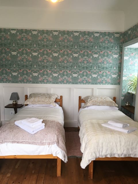 Comfort Twin Room | Hypo-allergenic bedding, individually decorated, individually furnished