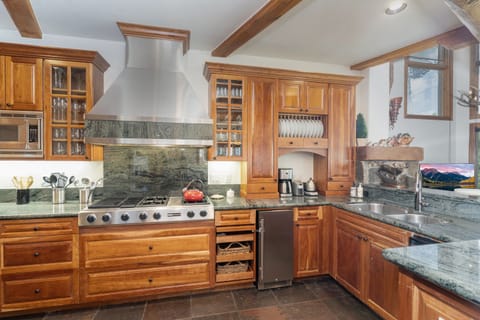 4.1-palisade-pine-meadows-kitchen1-edit