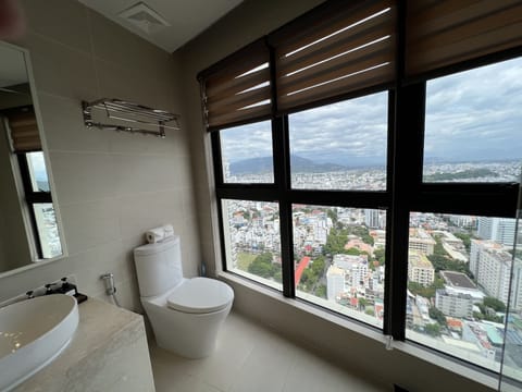 Panoramic Apartment, 2 Bedrooms, Beach View, Oceanfront | Bathroom | Shower, rainfall showerhead, designer toiletries, hair dryer