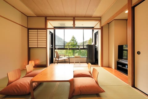 Standard Triple Room, Non Smoking, Mountain View | Iron/ironing board, free WiFi, bed sheets