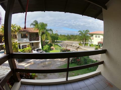 Comfort Townhome | Balcony view