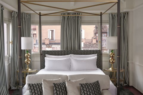 Studio Suite (Rooftop Corte Barozzi) | Premium bedding, down comforters, memory foam beds, free minibar items