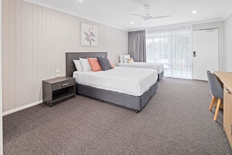 Superior Twin Room | Pillowtop beds, minibar, blackout drapes, iron/ironing board