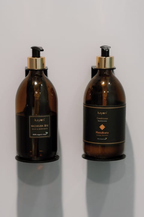 Premium bedding, in-room safe, individually decorated