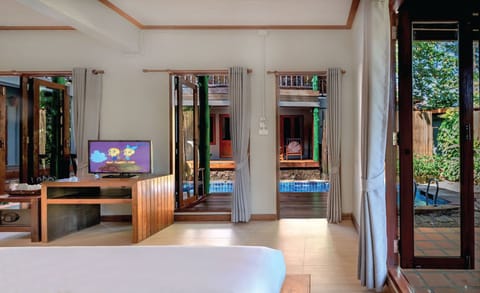 Pool Side Room | In-room safe, rollaway beds, free WiFi, bed sheets