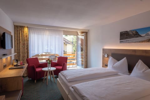 Superior Twin Room | In-room safe, cribs/infant beds, free WiFi