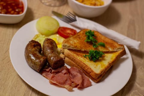 Daily English breakfast (USD 100 per person)