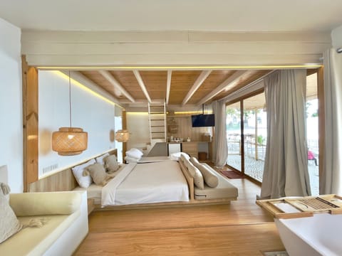 Beachfront Deluxe Bungalow | Rollaway beds, bed sheets