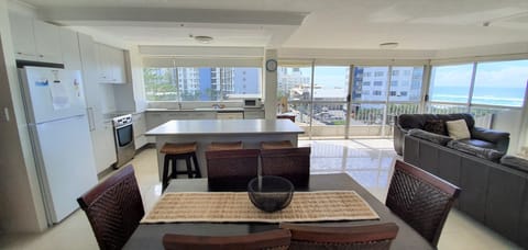 2 Bedroom Apartment (Ocean View, Unit 15)  | Living area | 40-inch Smart TV with digital channels, TV, Netflix