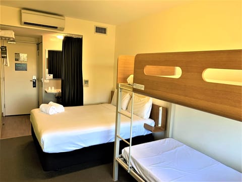 Standard Room, Multiple Beds | 1 bedroom, Egyptian cotton sheets, premium bedding, desk