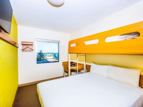Room, Multiple Beds | 1 bedroom, Egyptian cotton sheets, premium bedding, desk