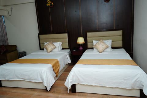 Family Double Room | 1 bedroom, premium bedding, down comforters, Select Comfort beds