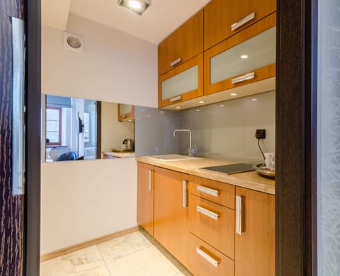 Single Room, Kitchenette | Private kitchenette | Mini-fridge, coffee/tea maker, electric kettle