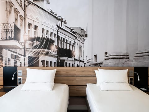 Superior Room, 2 Twin Beds | Premium bedding, minibar, in-room safe, desk