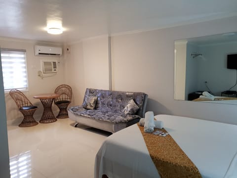 Room, Ocean View | Minibar, in-room safe, blackout drapes, free WiFi