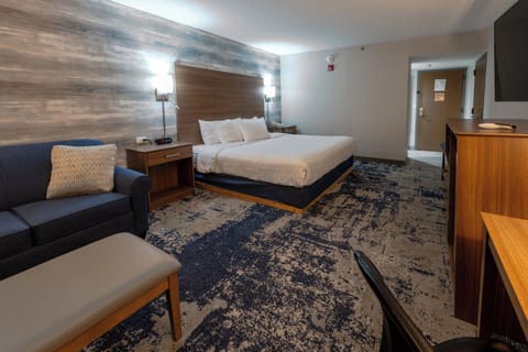 Premium Room, 1 King Bed, Accessible | Premium bedding, pillowtop beds, desk, laptop workspace