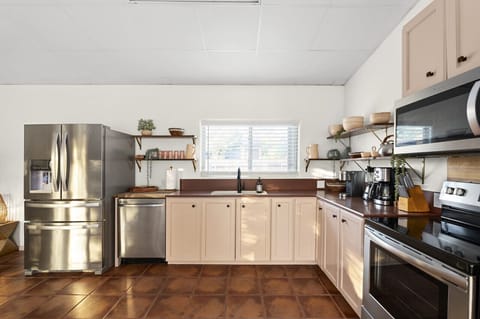 Kitchen fully equipped for all your culinary needs.