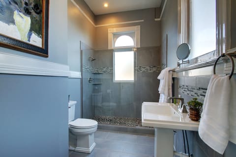 Suite, 1 King Bed, Non Smoking, Fireplace (Walk-in Shower) | Bathroom | Designer toiletries, hair dryer, towels