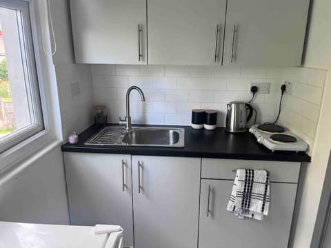 Studio | Private kitchen | Fridge, stovetop, electric kettle, toaster