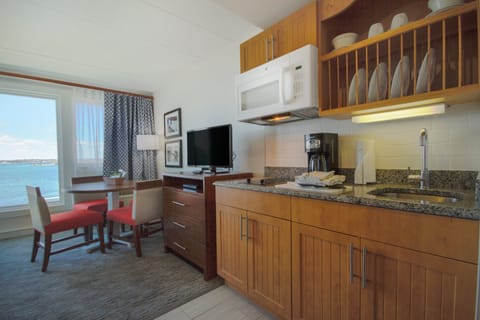 Deluxe Suite, 1 Bedroom | Private kitchen | Fridge, microwave, coffee/tea maker, cookware/dishes/utensils