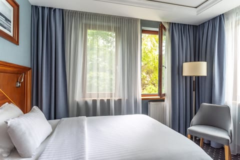 Standard Single Room | Premium bedding, minibar, in-room safe, desk