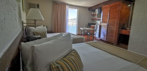 Superior Suite, Ocean View | Bed sheets