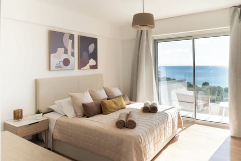 Deluxe Suite, Balcony, Sea View | Soundproofing, free cribs/infant beds, free WiFi, bed sheets