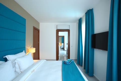 Premium bedding, minibar, in-room safe, soundproofing