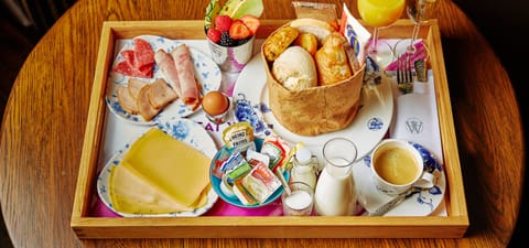 Daily buffet breakfast (EUR 21 per person)