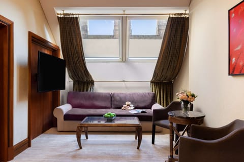 Family Suite (Double) | 1 bedroom, premium bedding, Select Comfort beds, minibar