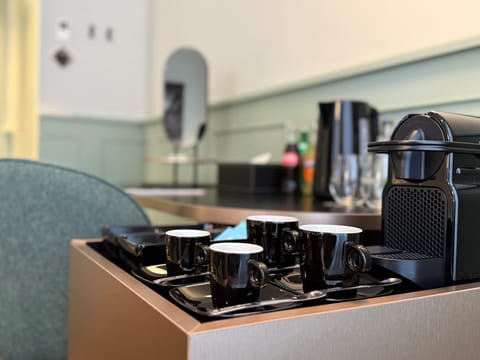 Junior Suite | 1 bedroom, in-room safe, blackout drapes, soundproofing