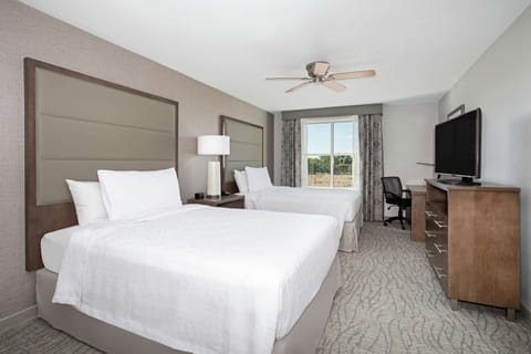 Suite, 1 Bedroom, Non Smoking | Egyptian cotton sheets, premium bedding, down comforters, desk