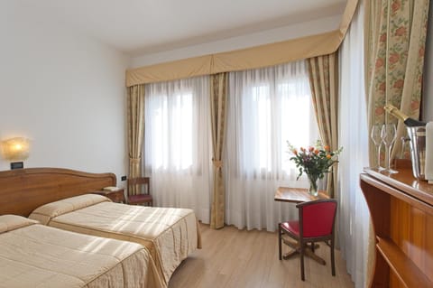 Double or Twin Room | Desk, free WiFi, bed sheets