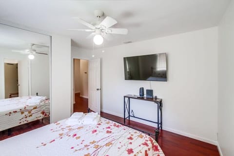 Sliding closet and access to the hall from the guest room