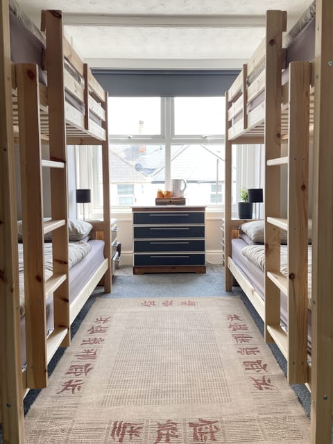 Quadruple Room, Shared Bathroom (2 sets of bunk beds) | 7 bedrooms, soundproofing, free WiFi