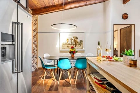 Two steps from kitchen to table makes it a breeze