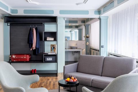 Junior Suite | In-room safe, free WiFi, bed sheets