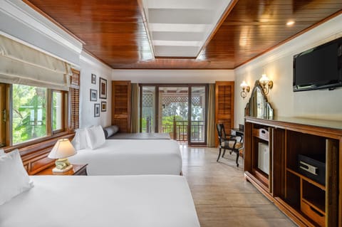 Minibar, in-room safe, individually decorated, individually furnished