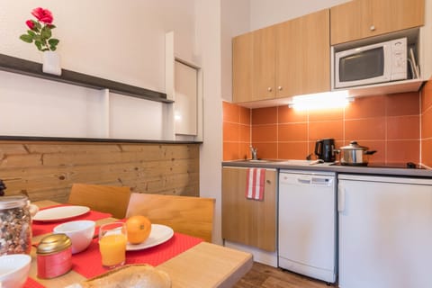 Studio 4 persons - Balcony | Private kitchenette | Fridge, microwave, stovetop, dishwasher