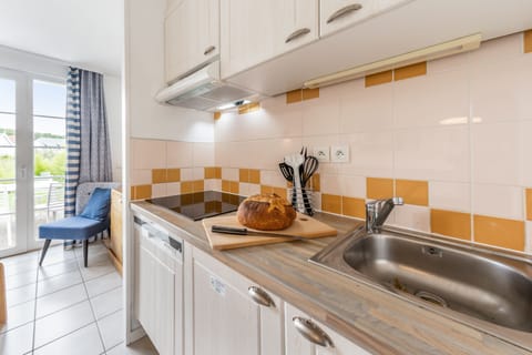 House 5 people - 1 bedroom - Terrace - Maisons de la Plage district | Private kitchen | Fridge, microwave, stovetop, dishwasher