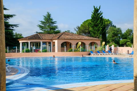 Seasonal outdoor pool, pool umbrellas, sun loungers