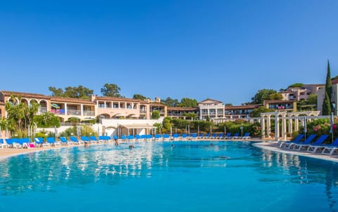 Seasonal outdoor pool, pool umbrellas, sun loungers