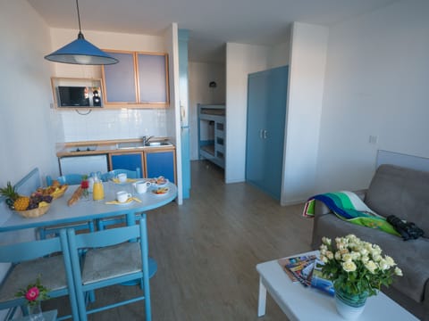 Studio (4 Persons) | Living room | Flat-screen TV, foosball, table tennis