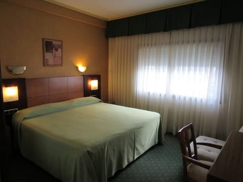 Superior Room, 1 King Bed | Desk, free WiFi, bed sheets